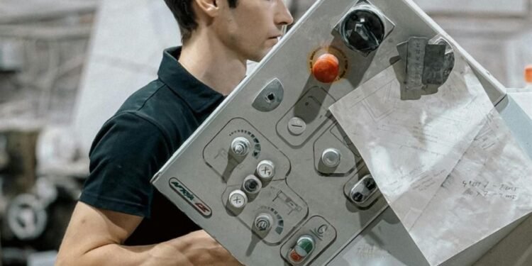 La industria perdió casi 11 mil empleos en un año, según la UIA