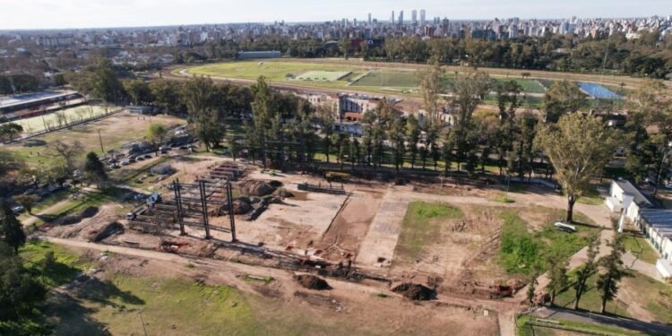 Juegos Suramericanos 2026: montan la estructura metálica del nuevo Arena Rosario