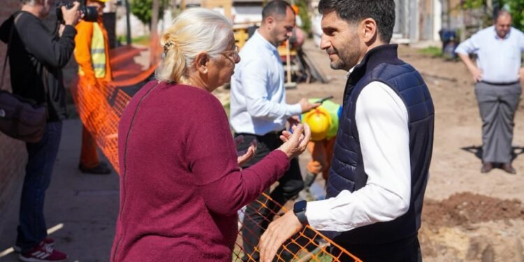 Pullaro supervisó obras en barrio San Lorenzo, donde Provincia invierte más de $ 2.083 millones