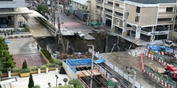 Hundimiento repentino Un socavón en Bangkok interrumpe tránsito, daña infraestructura y obliga a evacuar hospitales