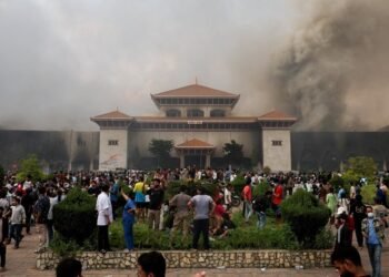 Las protestas en Nepal fuerzan la renuncia del primer ministro