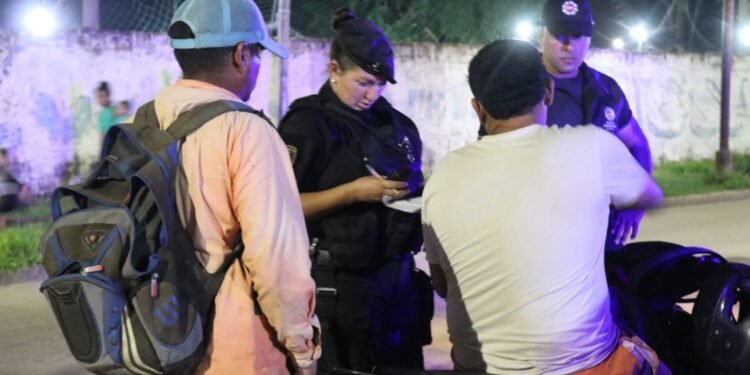En septiembre, la Policía de Santa Fe detuvo 692 personas por llamadas al 911 en el departamento La Capital