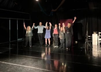 El taller de teatro inclusivo del EMAE debutó con gran éxito