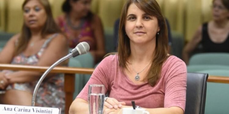 «Parece que es el nuevo modus operandi, negar a los funcionarios a responder consultas públicas»