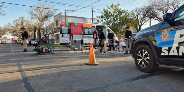 Una mujer fue hospitalizada tras un fuerte choque en barrio 9 de Julio