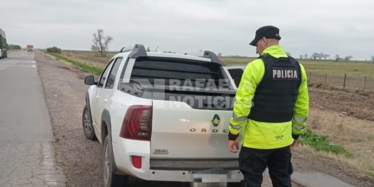 Detuvieron a un hombre con una camioneta robada en un control vehicular en Pilar