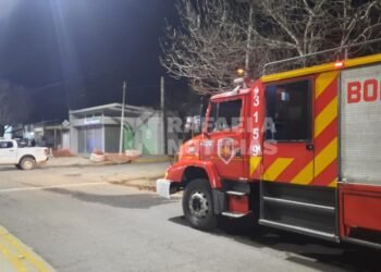 En medio de las llamas, Bomberos rescataron a una persona durante un incendio en Rafaela