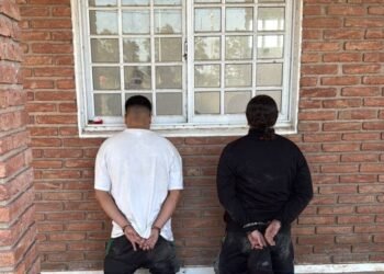 Incidentes entre hinchas de Colón y la policía, terminó con detenidos y un jugador herido