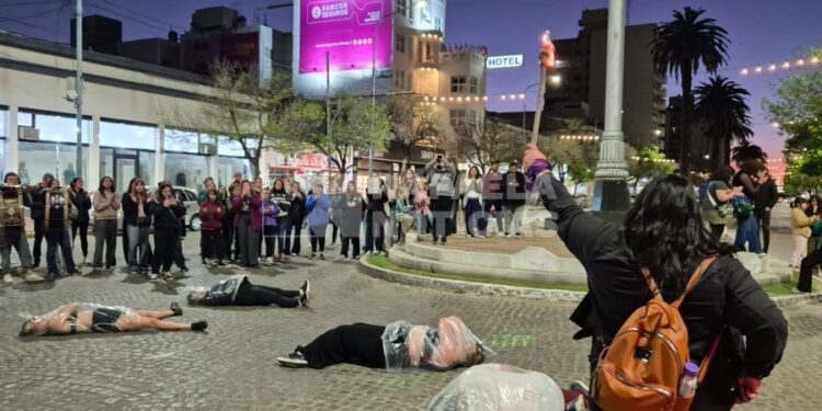 «Ni Una Menos» marchó en Rafaela para exigir justicia por Morena, Brenda y Lara