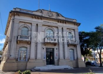 Tensión en la Alcaidía: atraparon a un sujeto que merodeaba por los techos