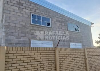 Destrozos en el salón misional Virgen del Rosario en barrio Luis Fasoli