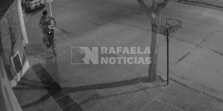 Robo registrado: así se llevaron una bicicleta en barrio Central Córdoba