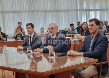 Autoridades y ciudadanos de Rafaela participan de la jura de la nueva Constitución