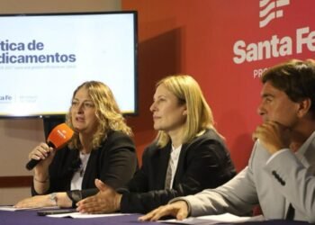 En lo que va de 2025, Santa Fe compró más medicamentos y con un ahorro del 83 %