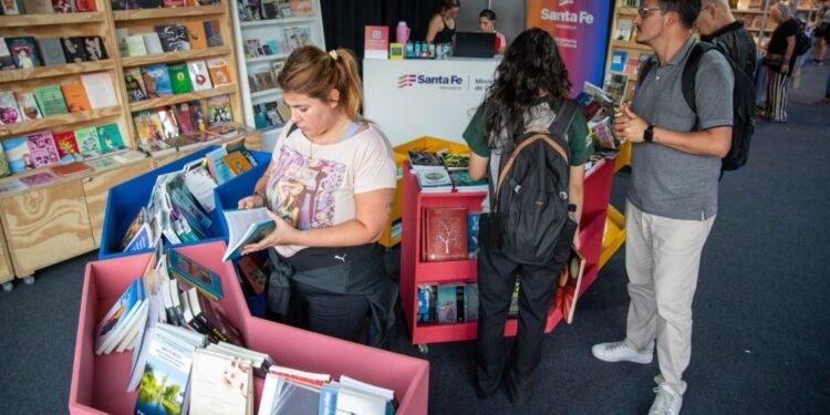 La Feria Internacional del Libro de Rosario vive su última semana con una intensa y atractiva programación