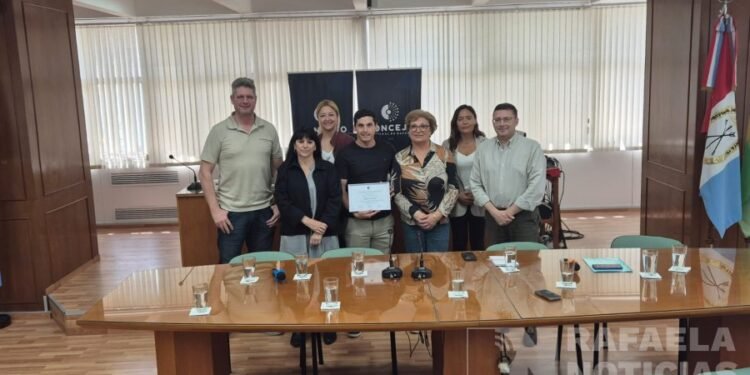 El Concejo Municipal de Rafaela reconoció a Germán Romitelli por sus actuaciones en el mundial de tiro