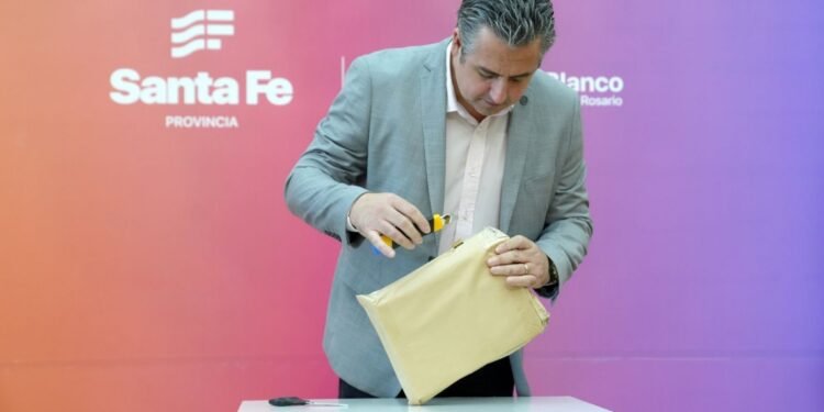 Con una inversión de $ 17.000 millones, Provincia comprará 3.000 pistolas semiautomáticas y 11.800 chalecos antibala