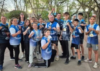 Cálida recepción a tawkwondistas rafaelinos que tuvieron destacada participación en un Mundial