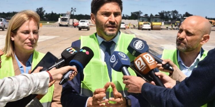 Todos hacen leña del árbol caído: ahora, Pullaro pidió explicaciones a LLA por Espert
