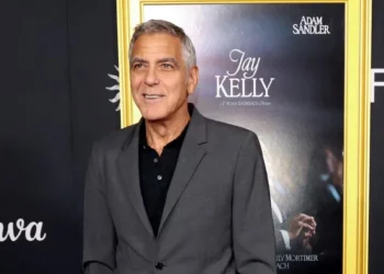 Polémica George Clooney negó vínculos con el caso Epstein tras ser mencionado en el libro de la víctima de abuso