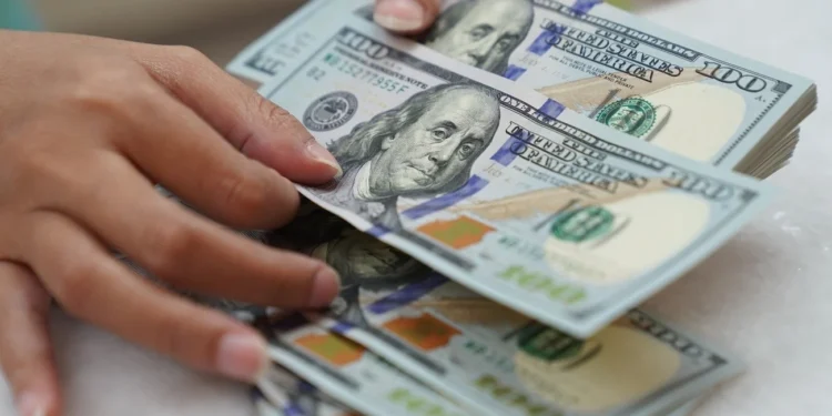 Así cerró el dólar en los bancos argentinos este martes 21 de octubre