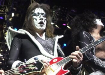 Falleció Ace Frehley, histórico guitarrista de Kiss, a los 74 años