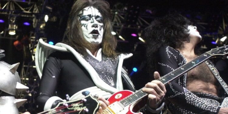 Falleció Ace Frehley, histórico guitarrista de Kiss, a los 74 años