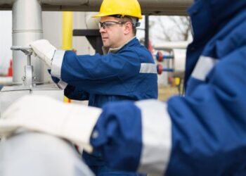 La producción industrial cayó 4,4% en agosto y mostró retrocesos en casi todos los sectores