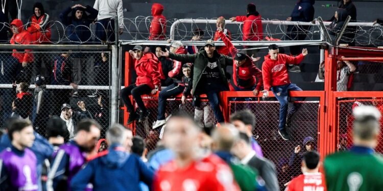 Prohibición de ingreso Suspendieron a otro hincha por los incidentes entre Independiente y U de Chile