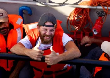 Tras detenerlos Israel comenzó a deportar los primeros activistas de la flotilla en favor de la Franja de Gaza