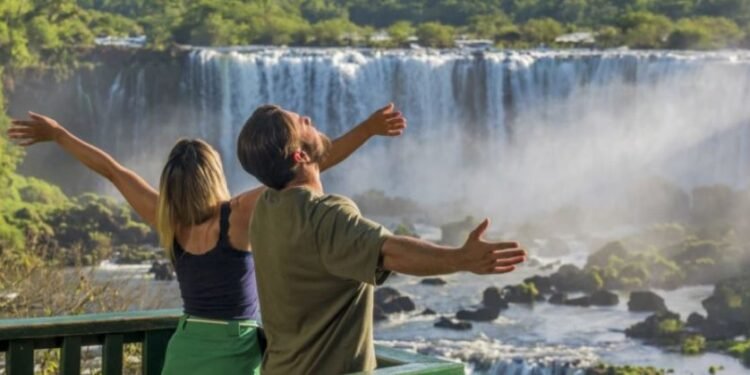 Más de 1,4 millones de turistas viajaron por el país durante el fin de semana largo