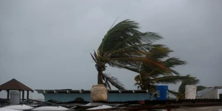 Evacuaciones El huracán Melissa alcanza categoría 5 y pone en alerta máxima a Jamaica