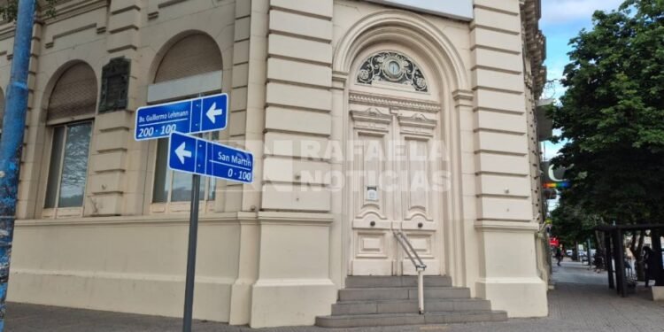 Edificios quedan abandonados y los pueblos pierden conectividad: advierten sobre el cierre de sucursales bancarias en la región