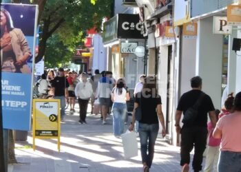 Intenso movimiento en el centro rafaelino por el Día de la Madre