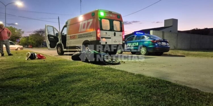 Esquivó una camioneta y terminó accidentado: fue trasladado al hospital