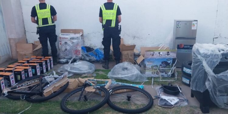 Operativo en Angélica: frustraron un intento de cohecho y secuestraron un vehículo con pedido judicial