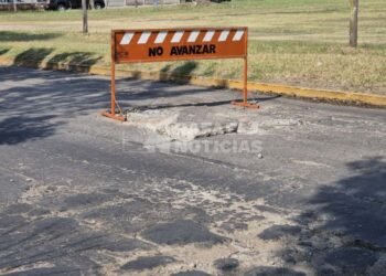 Vecinos denuncian un “cráter” sobre calle Ayacucho y advierten por “una tragedia”