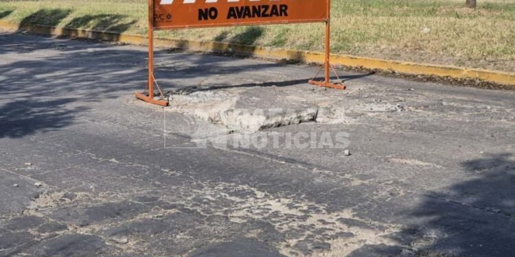 Vecinos denuncian un “cráter” sobre calle Ayacucho y advierten por “una tragedia”