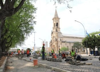 Tránsito interrumpido en la Plaza 25 de Mayo por trabajos en el sector