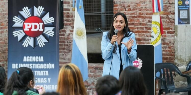 Provincia impulsa la prevención de delitos digitales que afectan a niñas, niños y adolescentes