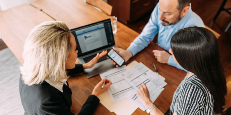 Volvió a caer el empleo privado registrado en Santa Fe: se perdieron 13.900 puestos desde diciembre de 2023