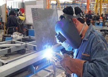 La industria de Santa Fe en alerta: despidos y competencia importada presagian una crisis profunda
