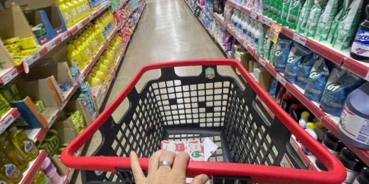 La inflación subió a 2,3% en octubre y acumula un 24,8% en lo que va del año