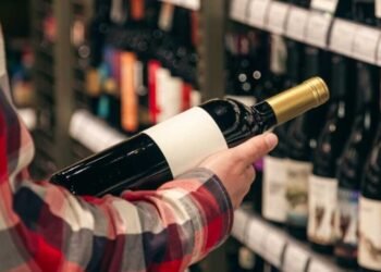 Debate abierto: ¿deben autorizar a los comercios a vender alcohol a la madrugada?