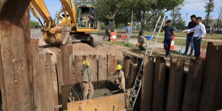 Más de 1.200 hogares ya cuentan con la nueva red cloacal: obra finalizada en cuatro barrios