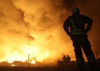 Ezeiza: denuncian mezcla de químicos y falta de seguridad como posibles causas del devastador incendio