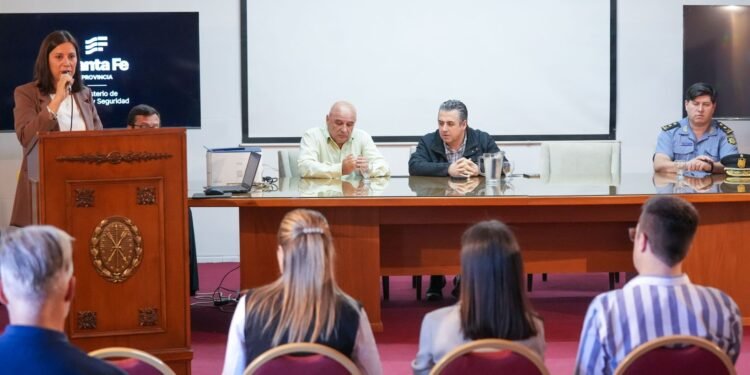 Seguridad: siete empresas ofertaron para dotar de indumentaria deportiva a los cadetes del Isep