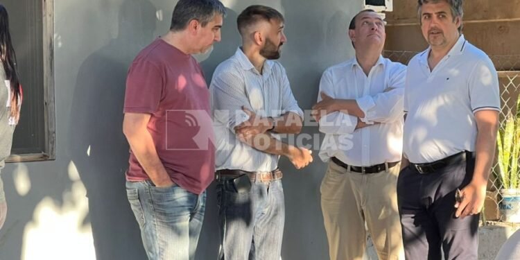 Con la presencia del Ministro de Seguridad y el Fiscal Regional, realizan allanamientos en el 2 de Abril