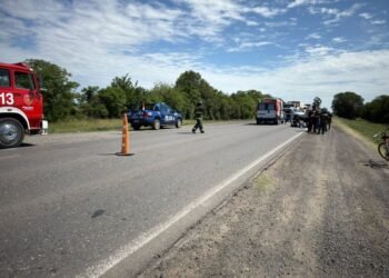 Choque entre una moto y un auto en la Ruta 34: dos personas fueron hospitalizadas