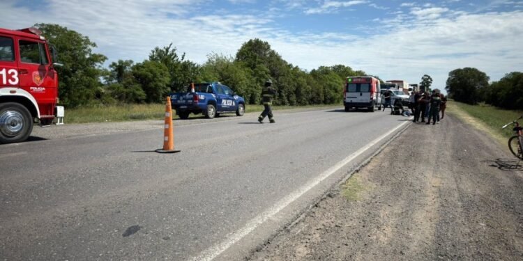 Choque entre una moto y un auto en la Ruta 34: dos personas fueron hospitalizadas